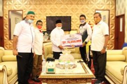Gubernur Malut serahkan bonus atlet peraih medali  PON Papua, bagaimana Maluku?