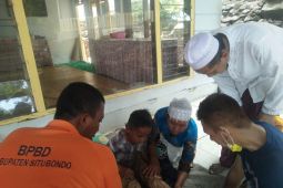 Dua orang peziarah petilasan di Situbondo terjatuh ke jurang