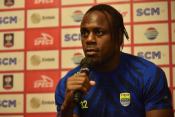 Persib perpanjang kontrak Victor Igbonefo dan Jupe