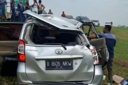 Rombongan guru dan murid SMK TTN Medan kecelakaan di Tol Sergai, seorang siswi meninggal