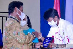 KNPI Belitung beri penghargaan kepada pemuda berprestasi