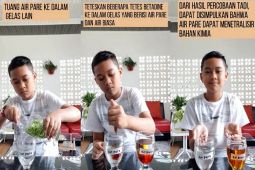 Ayo mencoba, uji kandungan vitamin C pada buah pare