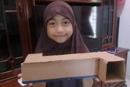 Belajar dari rumah, membuat periskop bersama orang tua