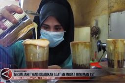 Mesin jahit yang dijadikan alat membuat minuman TST