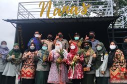 Display inovasi produk nanas lengkapi fasilitas agrowisata Tangkit Baru