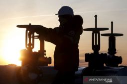 Kekhawatiran krisis pasokan mereda,  harga minyak lanjut turun di Asia