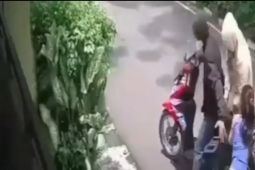 Polisi dikeroyok massa saat tangkap pejambret di Cakung