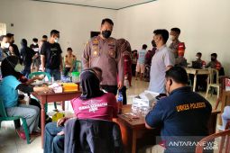 Polisi gelar vaksinasi di Pucuk Rawasari