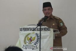 Ria Norsan minta kades berinovasi dalam program pemerintahan
