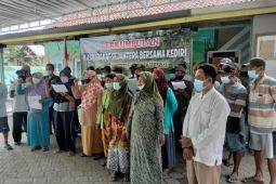 Warga Badas - Kabupaten Kediri tolak aktivitas penambangan di Sungai Konto