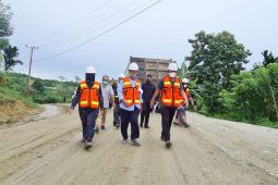 Ini peringatan Asisten II untuk rekanan  proyek tahun jamak