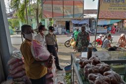 Kodim 1617 salurkan ratusan paket bantuan nontunai di Jembrana