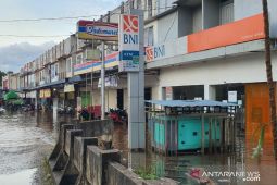 Debit air banjir di Sekadau Kalbar meningkat, warga diminta waspada