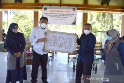 Mahasiswa KKD Universitas Muhammadiyah Gorontalo buat kaligrafi dari padi