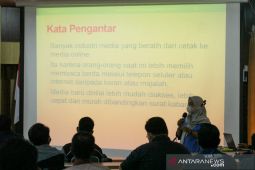 Tangkal hoaks, Kelompok Informasi Masyarakat Situbondo dilatih menulis sesuai KEJ