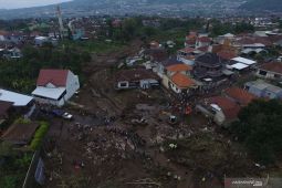 Pencarian Korban Banjir Bandang di Batu