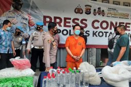 Polisi ungkap industri pembuatan minuman keras ilegal jenis Ciu di Tangerang