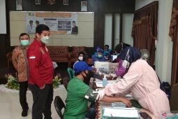 Ketua DPRD minta camat dan lurah bantu daftarkan warga belum divaksin