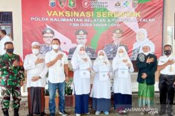 Polda Kalsel vaksinasi 3.034 santri pada tiga ponpes