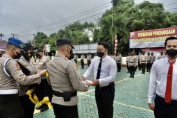 Kapolres beri penghargaan kepada personel berprestasi