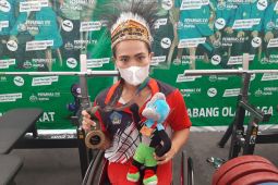 Ni Nengah Widiasih catat rekor nasional angkat berat di Peparnas