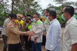 Adaro Berjuang untuk Indonesia" Adaro Logistics Gelar Vaksin Gratis di Pulau Laut Pulau