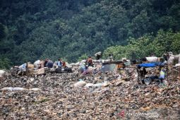 DLHK Bandung pastikan angkutan sampah ke TPA normal