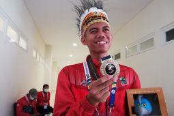 Dimas Ubaidillah pecahkan rekor 400 meter putra T11 di Peparnas