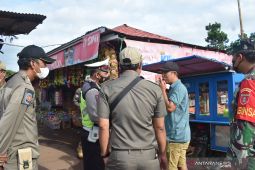 Kedapatan tanpa masker, pedagang dan pembeli Tanah Laut diswab antigen