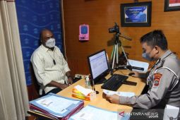 Wagub Papua Barat contohkan taat aturan mengurus SIM