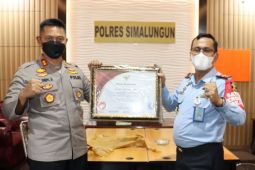 Kapolres Simalungun terima penghargaan dari Kemenkumham