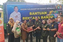 Kadin berikan bantuan dua ton beras bagi masyarakat terdampak banjir di Sintang