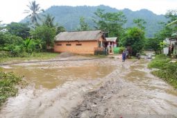 Kerugian akibat banjir di Simpenan diperkirakan lebih dari Rp1 miliar