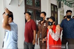 Korupsi Dana Desa, mantan Kades Pasar V Natal ditahan