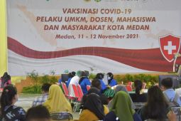 Unimed vaksinasi  dosen dan mahasiswa