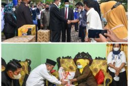 Wali Kota serahkan bantuan stimulus pada UMKM Tebing Tinggi