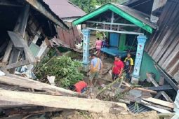 Puluhan rumah di Sibolangit Deliserdang tertimpa longsor, seorang warga meninggal