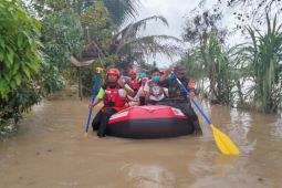 ACT bantu evakuasi korban  banjir di Serdang Bedagai Sumut