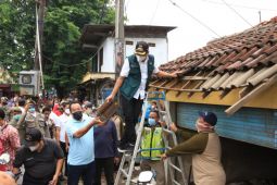 Bupati Muhdlor pimpin langsung pembongkaran bekas balai desa