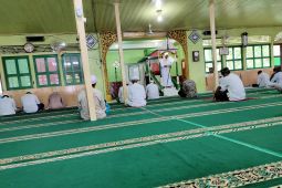 Khatib informasikan hanya tujuh golongan yang dapat naungan Allah