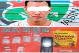 Polisi ungkap ekstasi logo Moncler beredar
