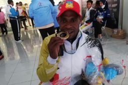Dapiel Bayage, petugas "cleaning service" pemecah rekornas Peparnas Papua