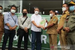 GAPKI Kalbar salurkan 1.000 paket sembako dan lima ton beras ke Sekadau