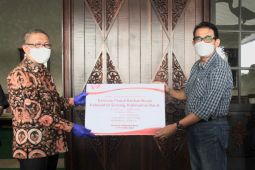 PT WHW serahkan bantuan untuk korban banjir Sintang