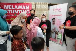 Relawan Puan Maharani sosialisasikan manfaat kelor untuk melawan "stunting" di Bogor