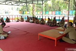 Distanhorbun Tanah Laut bahas peremajaan sawit rakyat