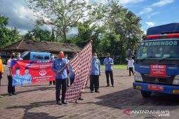 Bupati Karangasem lepas delapan truk angkut ribuan kantong beras program "KORPRI Mengabdi"