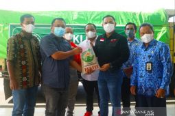 Gapki salurkan lima ton beras dan 1.000 sembako untuk korban banjir Kapuas Hulu