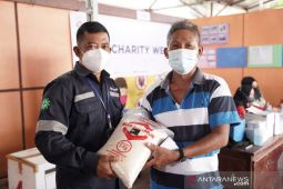 PT Timah bagikan beras ke peserta vaksinasi di Tanjung Ketapang