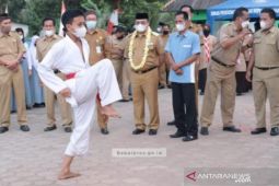 Gubernur beri support kepada guru dan siswa smansa Simpang Rimba